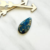 Large Ocean Blue Teardrop Ithaca Peak Turquoise Background