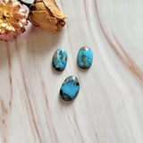 Small Ocean Blue Oval Ithaca Peak Turquoise, Set of 3 Background