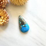 Large Sky Blue Teardrop Ithaca Peak Turquoise Background