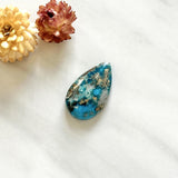 Large Sky Blue Teardrop Ithaca Peak Turquoise Background