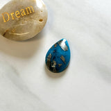 Large Ocean Blue Teardrop Ithaca Peak Turquoise Background
