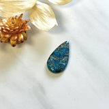 Large Ocean Blue Teardrop Ithaca Peak Turquoise Background