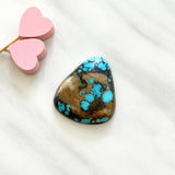 Large Sky Blue Triangle Yungai Turquoise Background