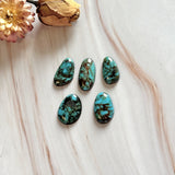 Medium Deep Blue Mixed Yungai Turquoise, Set of 5 Background
