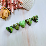 Medium Sea Green Heart Yungai Turquoise, Set of 5 Background