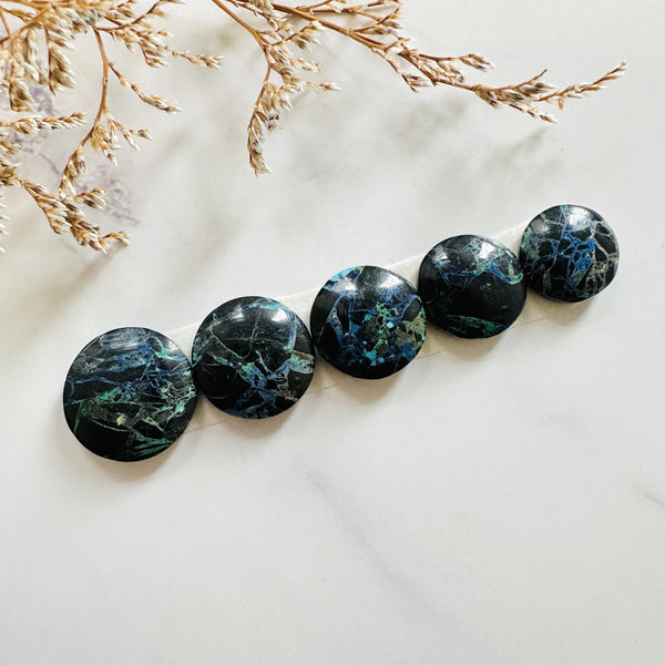 Medium Black Round Yungai Turquoise, Set of 5 Background