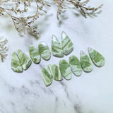 Medium Lime Green Mixed Green Serpentine Serpentine, Set of 12 Background