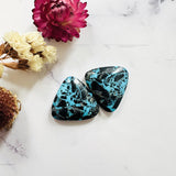 Large Ocean Blue Triangle Yungai Turquoise, Set of 2 Background