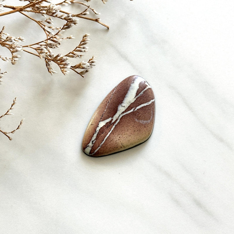 Large Red Freeform White Buffalo Dolomite Background