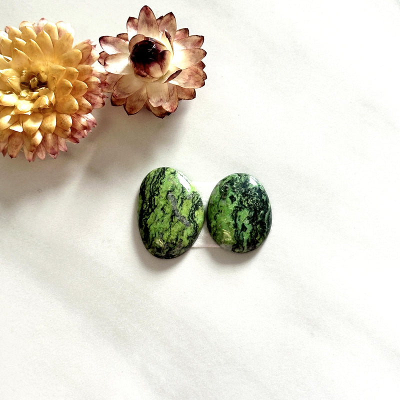 Medium Sea Green Oval Yungai Turquoise, Set of 2 Background