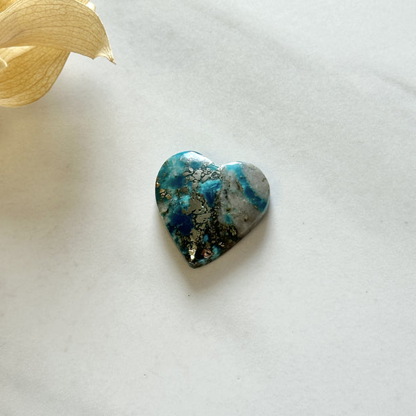 Large Sky Blue Heart Ithaca Peak Turquoise Background
