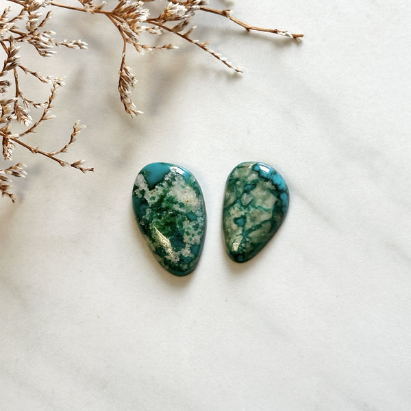 Medium Sky Blue Freeform Fox Turquoise, Set of 2 Background