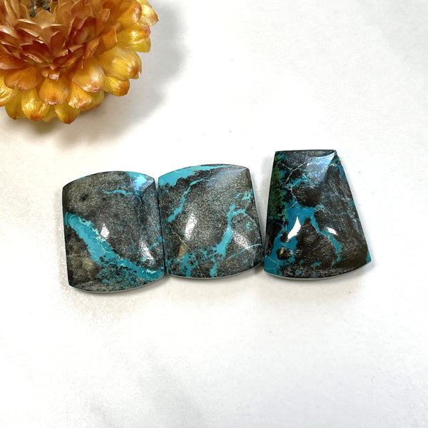 Medium Ocean Blue Mixed Yungai Turquoise, Set of 3 Background