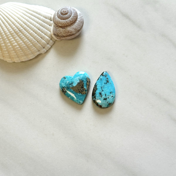 Medium Sky Blue Mixed Ithaca Peak Turquoise, Set of 2 Background
