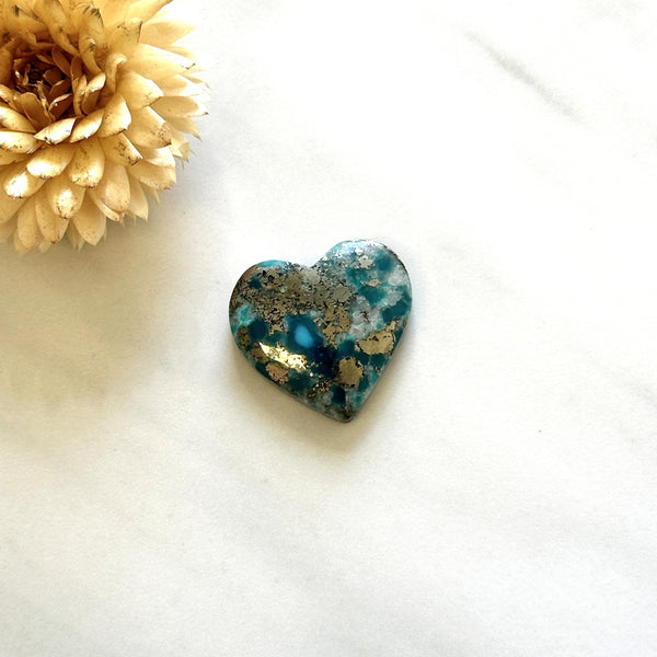 Large Sky Blue Heart Ithaca Peak Turquoise Background