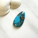 Large Ocean Blue Teardrop Ithaca Peak Turquoise Background