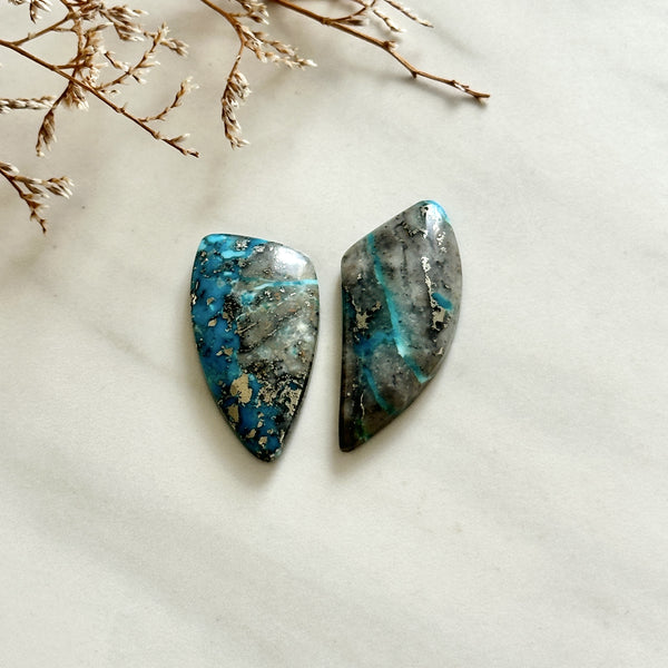 Large Sky Blue Freeform Ithaca Peak Turquoise, Set of 2 Background
