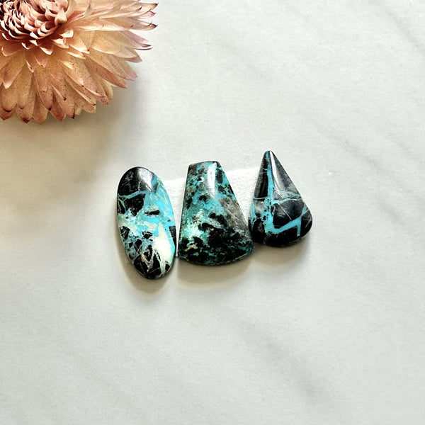 Medium Sky Blue Mixed Yungai Turquoise, Set of 3 Background