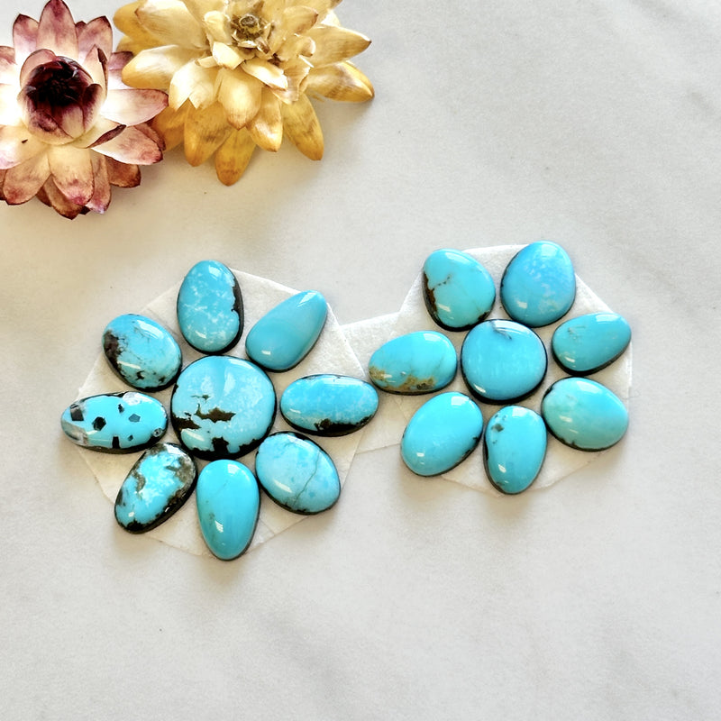 Small Sky Blue Mixed Kingman Turquoise, Set of 17 Background