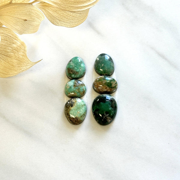 Small Mixed Mixed Broken Arrow Variscite, Set of 6 Background