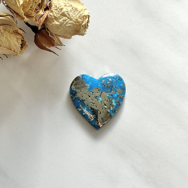 Large Sky Blue Heart Ithaca Peak Turquoise Background