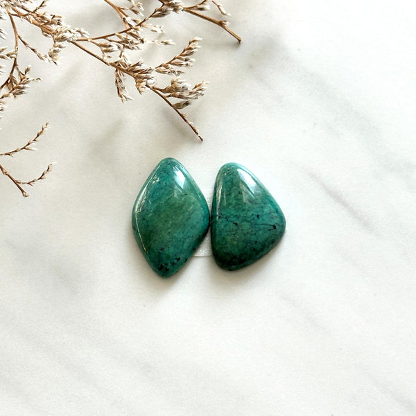 Medium Deep Green Mixed Yungai Turquoise, Set of 2 Background