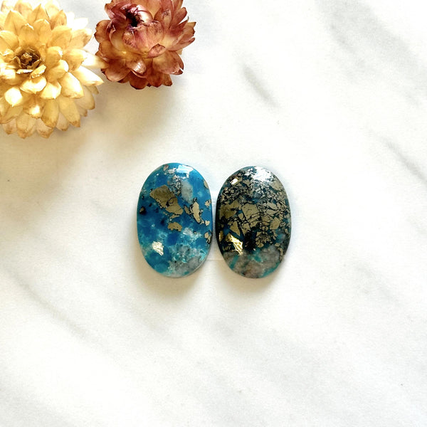 Large Ocean Blue Oval Ithaca Peak Turquoise, Set of 2 Background