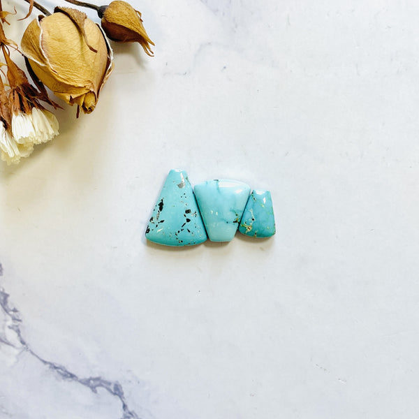 Small Sky Blue Petal Lone Mountain Turquoise, Set of 3 Background