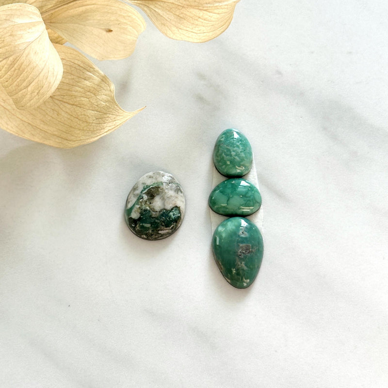 Small Mixed Mixed Broken Arrow Variscite, Set of 4 Background