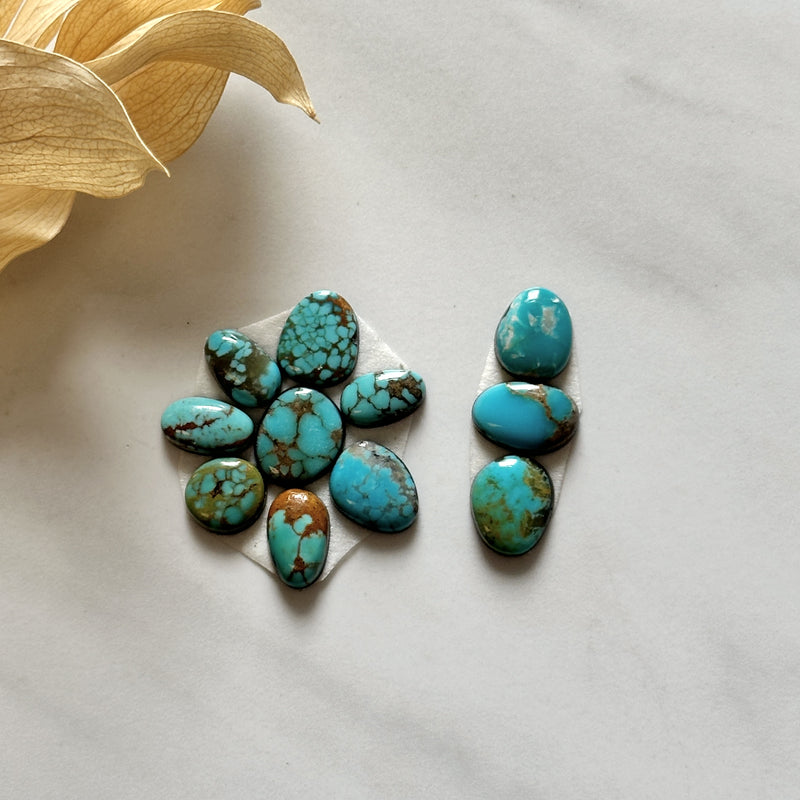 Small Sky Blue Mixed Mixed Turquoise, Set of 11 Background