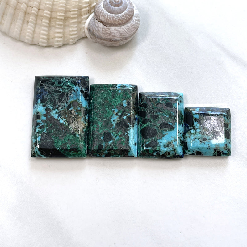 Large Ocean Blue Bar Yungai Turquoise, Set of 4 Background