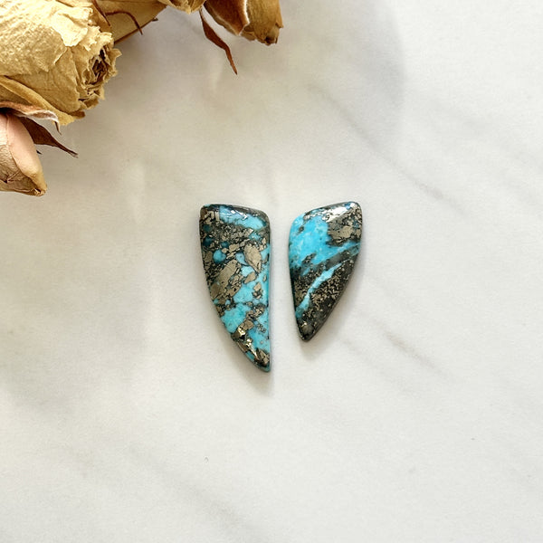 Large Sky Blue Freeform Ithaca Peak Turquoise, Set of 2 Background