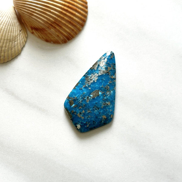 Large Ocean Blue Shield Ithaca Peak Turquoise Background