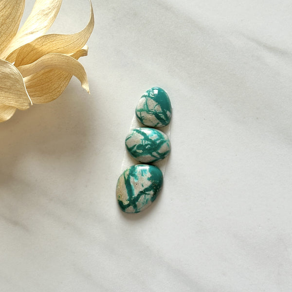 Small Mint Green Mixed Fox Turquoise, Set of 3 Background