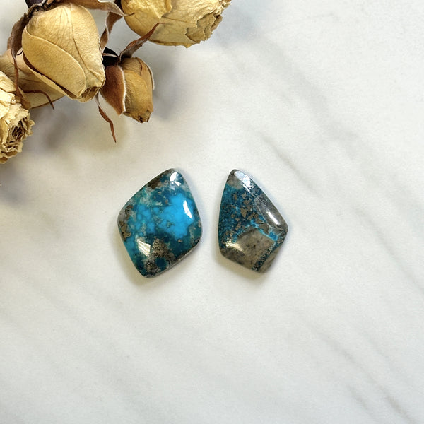 Large Ocean Blue Mixed Ithaca Peak Turquoise, Set of 2 Background