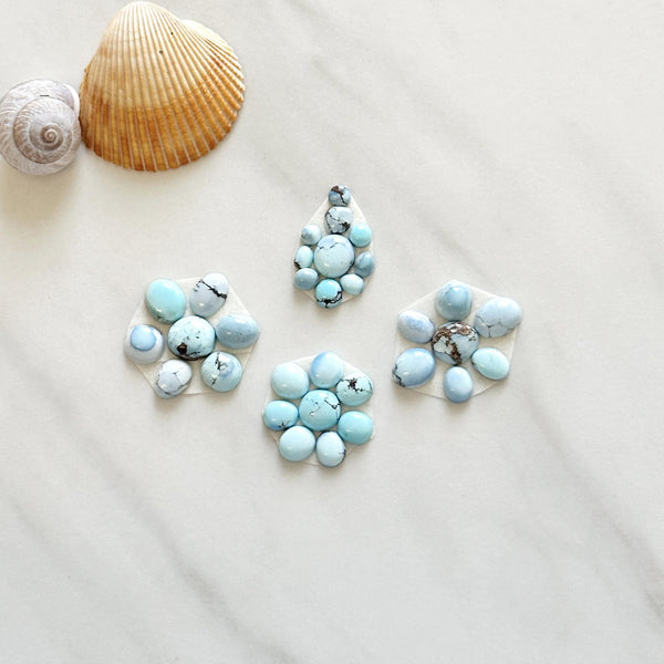 Small Faint Blue Mixed Golden Hills Turquoise, Set of 32 Background