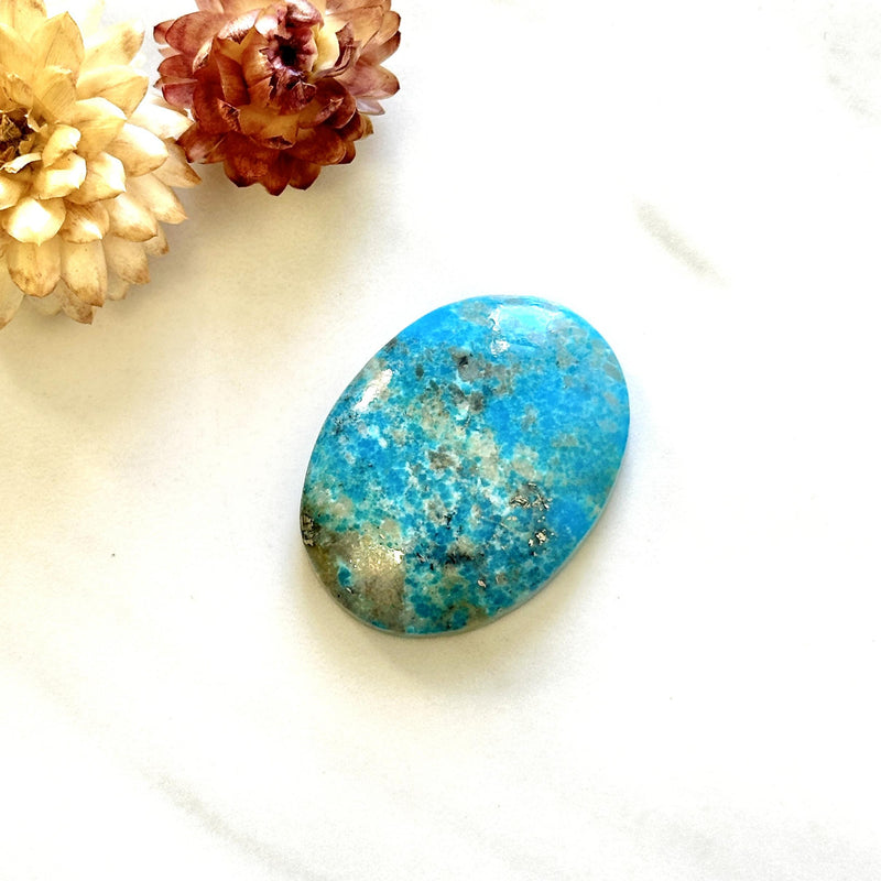 Large Sky Blue Oval Ithaca Peak Turquoise Background