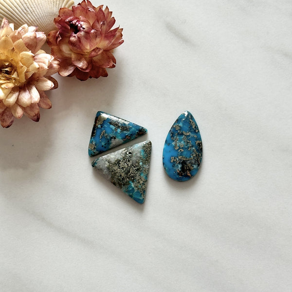Medium Deep Blue Mixed Ithaca Peak Turquoise, Set of 3 Background
