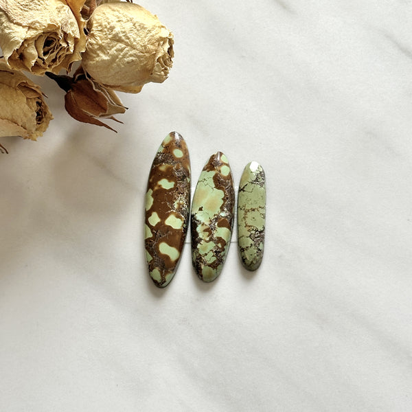 Large Earth Brown Surfboard Treasure Mountain Turquoise, Set of 3 Background