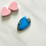 Large Sky Blue Teardrop Ithaca Peak Turquoise Background