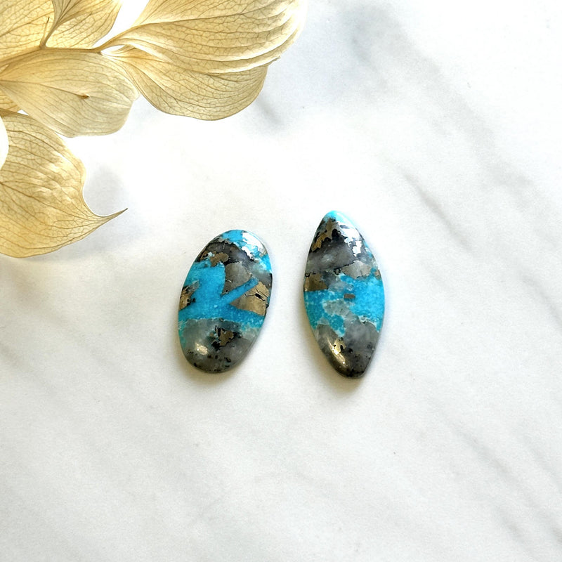 Large Sky Blue Mixed Ithaca Peak Turquoise, Set of 2 Background