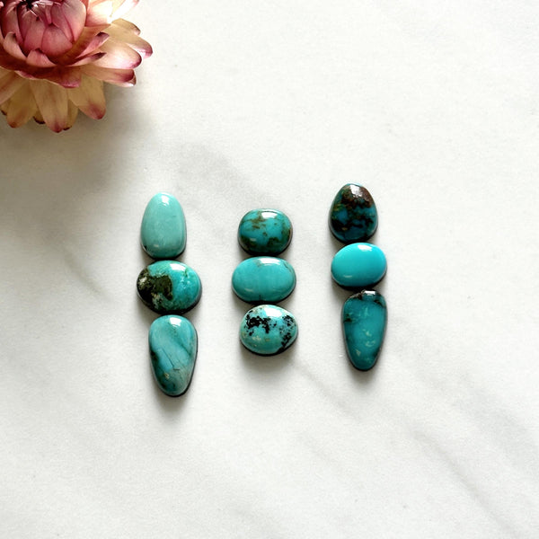 Small Sky Blue Mixed Kingman Turquoise, Set of 9 Background