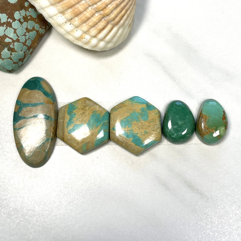 Medium Deep Green Mixed Royston Turquoise, Set of 5 Background