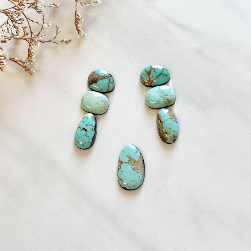 Medium Sky Blue Mixed Carico Lake Turquoise, Set of 7 Background