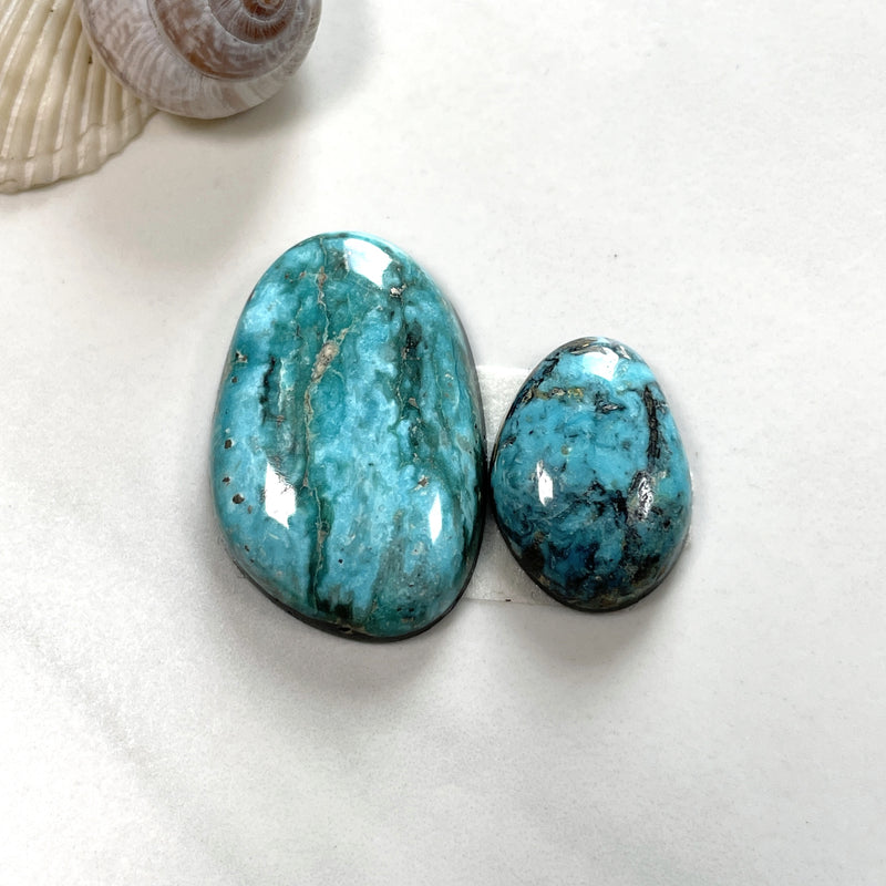 Large Ocean Blue Freeform Carico Lake Turquoise, Set of 2 Background