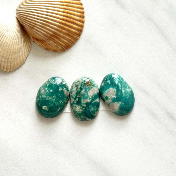 Medium Deep Green Mixed Fox Turquoise, Set of 3 Background