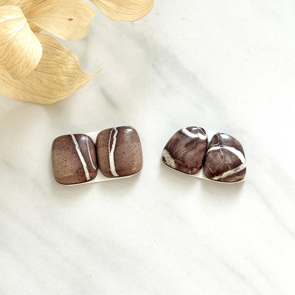 Medium Red Mixed White Buffalo Dolomite, Set of 4 Background