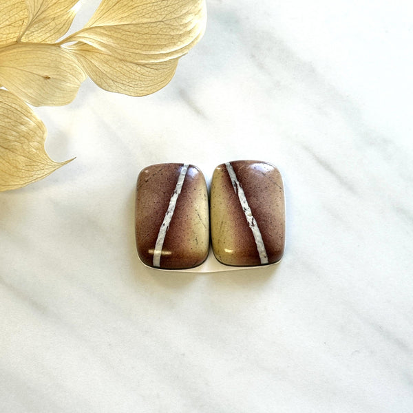 Large Red Bar White Buffalo Dolomite, Set of 2 Background