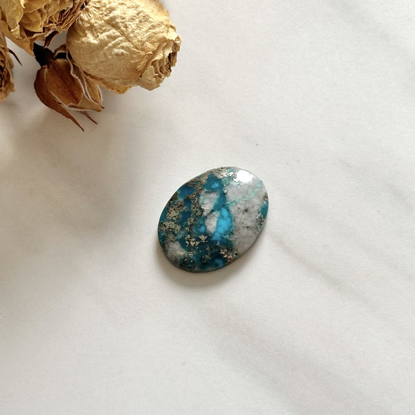 Large Sky Blue Oval Ithaca Peak Turquoise Background
