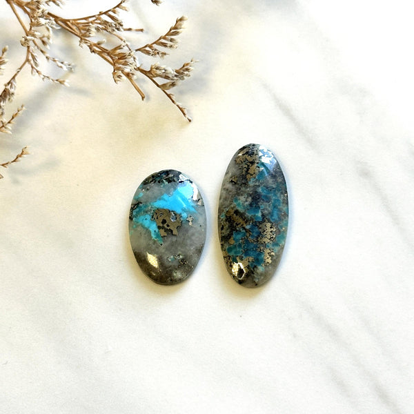 Large Sky Blue Mixed Ithaca Peak Turquoise, Set of 2 Background